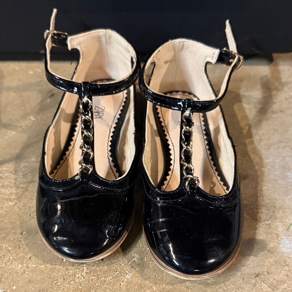 Zara Black Kids Dress Shoes with Chain Accent